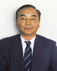 会長 荒尾 芳夫